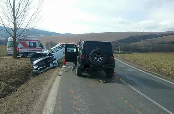 v okrese stara lubovna doslo k nehode dvoch aut zasahovali hasici policia aj zachranari foto
