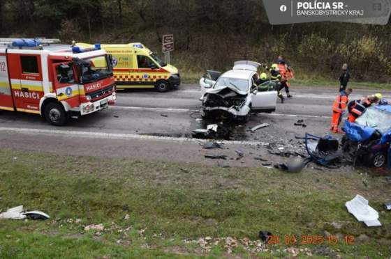 pri ladomerskej vieske sa stala tragicka dopravna nehoda na mieste zraneniam podlahla 54 rocna zena foto