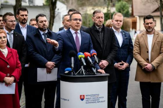 tomasove ministerstvo preplati uslu mzdu zamestnancom eterny vynalozi na to az 1 37 miliona eur video