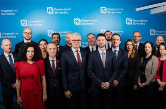 ps tvrdi ze simkovicova minula 23 tisic eur pocas podujatia v trencine vyzyva ju aby peniaze vratila