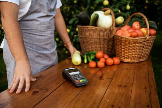 system ekasa je povinny nielen pre podnikatelov ale aj pri predaji z dvora od maja musi kazdy prijimat aj bezhotovostne platby