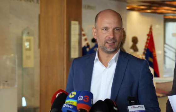 opozicia odmieta pellegriniho plan na zavedenie stavu ohrozenia varuje pred strasenim obcanov a zneuzitim moci