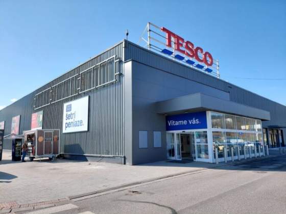 vynoveny hypermarket tesco v banskej bystrici prinasa vyssi komfort aj ekologicke riesenia