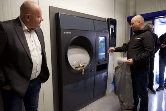 metro v ivanke pri dunaji spusta velkokapacitny zalohomat vratenie zalohovanych flias a plechoviek bude az 5 rychlejsie a pohodlnejsie