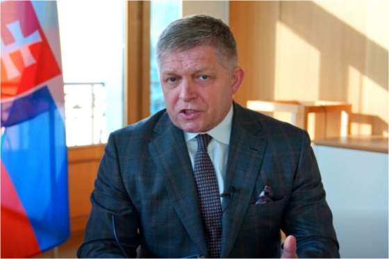 slovensko podla fica neblokuje pozicku ukrajine premier tiez kritizoval vystupenie zelenskeho na samite v bruseli