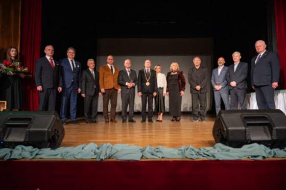 mesto stropkov rozdavalo ocenenia cestnym obcanom sa stal uspesny rodak zo zahranicia