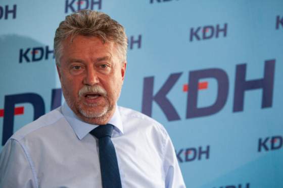 hajko sa pre nazorove rozdiely vzda mandatu kdh bude mat v parlamente noveho poslanca