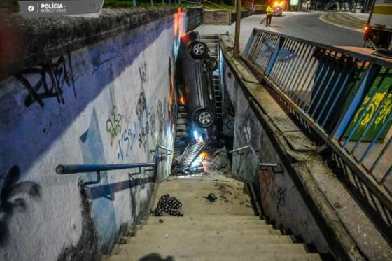 auto ktore v kosiciach vletelo do podchodu soferoval policajt uradu inspekcnej sluzby