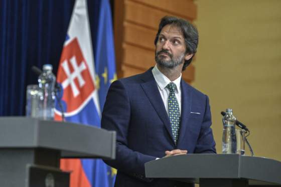 vlada schvalila zahranicne pracovne cesty premiera fica a ministrov