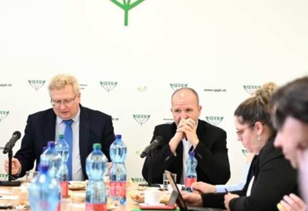 slovensko postupne prichadza o vlastnu vyrobu potravin zhorsujucu sa situaciu podciarkuje vyrazny signal