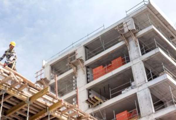 tempo vystavby bytov na slovensku sa vlani spomalilo ceny nehnutelnosti caka dalsi rast