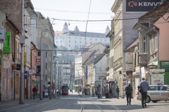 bratislava prijala nove opatrenia proti sireniu koronavirusu a posilni hliadky mestskej policie