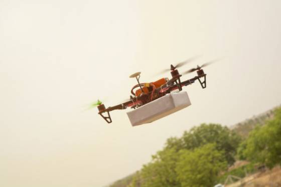 V boji s koronavírusom majú pomôcť aj drony, dostanú materiál na potrebné miesta