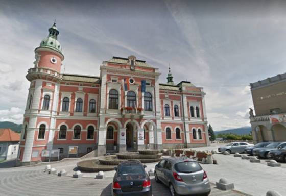 zidovska obec vyjadrila kritiku ruzomberku za udelenie ceny andreja hlinku popieracovi holokaustu