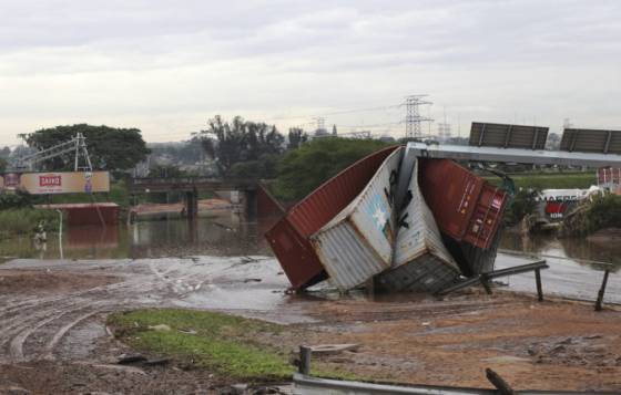 Záplavy v Durbane zabili viac ako 340 ľudí, škody odhadujú na 52 miliónov dolárov (video)