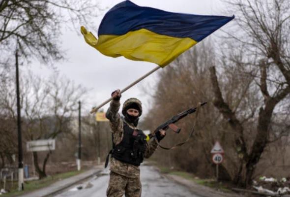 vojna na ukrajine rusi chystaju utok na donbas a vysetruju masakry biden vyzval na proces s putinom