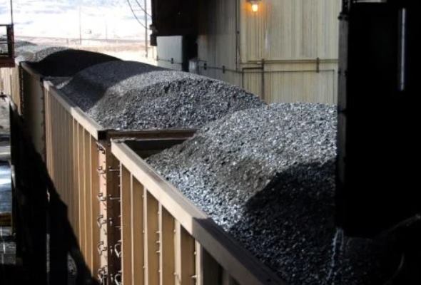 europska komisia navrhla zakazat dovoz ruskeho uhlia podla leyenovej tym chcu zvysit tlak na putina