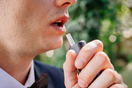 briti chcu znizit podiel fajciarov milion ludi dostane elektronicke cigarety zadarmo aj financnu odmenu
