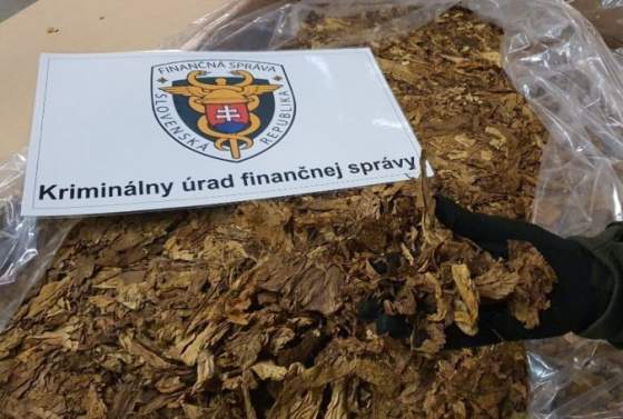 kriminalisti zadrzali takmer pat a pol tony nelegalneho tabaku skodu pre stat vycislili na necelych 650 tisic eur