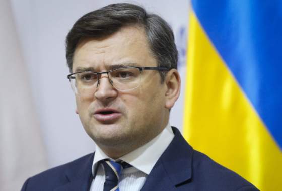 minister zahranicnych veci kuleba neskryva frustraciu z meskajuceho planu eu na obstaranie municie pre ukrajinu