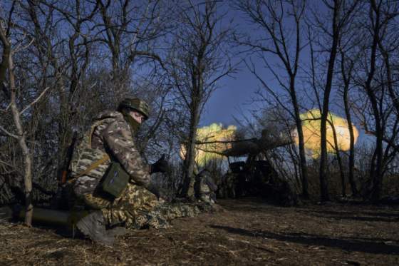 rusi stratili dalsie stovky vojakov ich pocet sa podla ukrajincov zvysil uz na 185 730