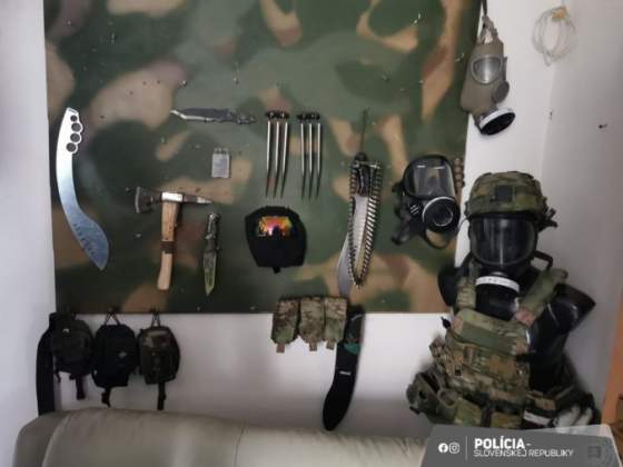 NAKA po policajnej akcii „Pyrotechnik“ obvinila sedem osôb, našla u nich aj výbušninu TNT (foto)
