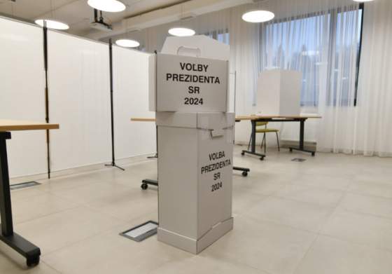 hlasovaci preukaz si volici mozu vybavit uz len v piatok 5 aprila poziadat o prenosnu volebnu schranku je mozne v den volieb