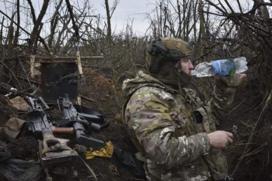 rusi neziskali pozicie v klucovej obci robotyne na juhu tvrdi ukrajinska armada