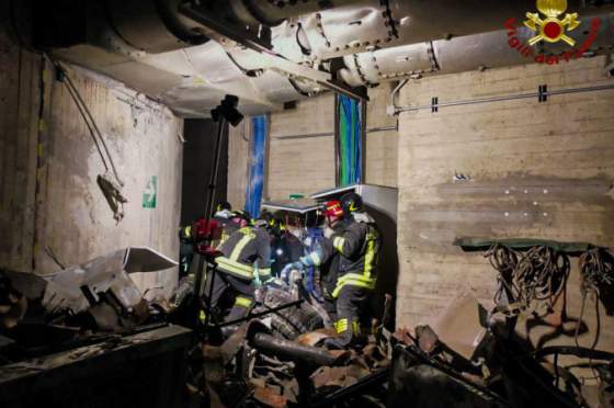 vybuch v talianskej vodnej elektrarni zabil troch robotnikov po styroch stale patraju