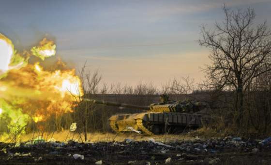 rusi sa pokusaju obsadit casiv jar obchadzkami ukrajinskym vojakom sa zatial dari mesto branit