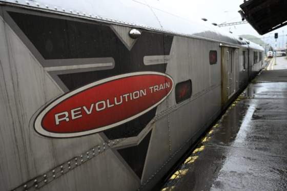 protidrogovy vlak revolution train dorazil do banskej bystrice navstivi ho priblizne 500 deviatakov video foto