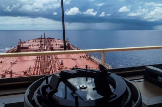 europska unia sa chce v dalsom baliku sankcii vysporiadat s ruskou tienovou flotilou ropnych tankerov