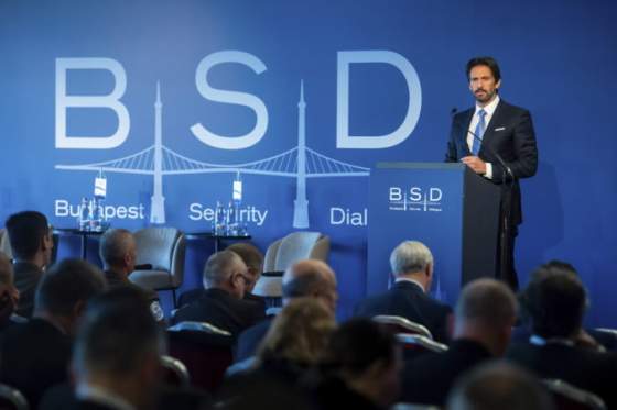 kalinak sa v madarsku zucastnil konferencie budapest security dialogue rokovania ministrov obrany potvrdili dolezitost spoluprace
