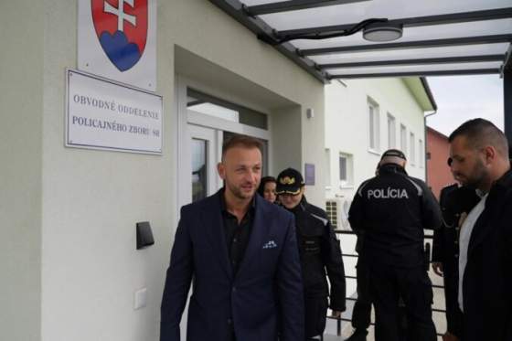 policajti z obvodneho oddelenia v drienove sa dockali novych priestorov pribudla aj pristavba