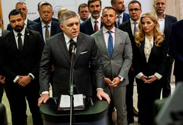 transakcna dan zrejme rozhybe parlamentne vetry smer zatial pri nej drzi opraty pevne v rukach