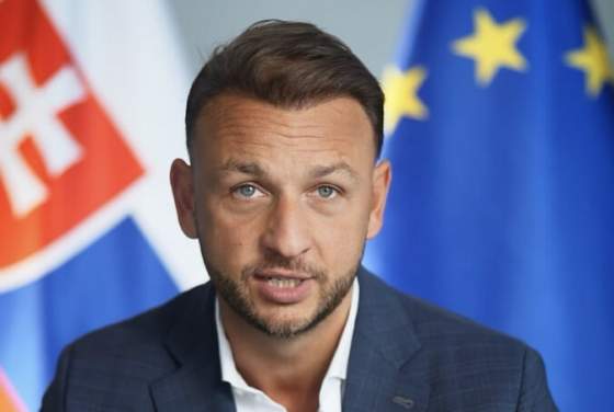 navrh zakona o lobingu predlozili do pripomienkoveho konania podla sutaja estoka vychadza z europskych standardov