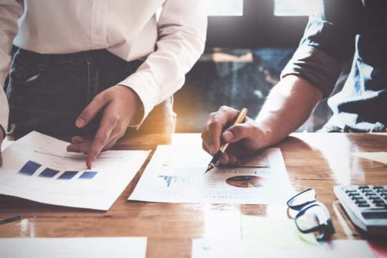 centra podnikovych sluzieb sa menia rastu pomalsie no naroky na uchadzacov stupaju