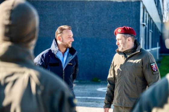 ministerstvo sutaja estoka ukoncilo spor o balistickych vozidlach za bezmala milion eur