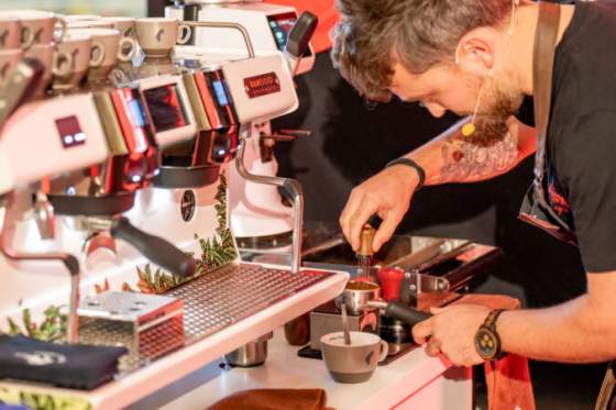 6 napojov 12 minut najdynamickejsia kavova sutaz prichadza do budapesti