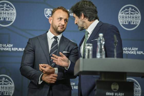 koalicia sa zhodla na potrebe zmien pre lepsiu pripravenost na bezpecnostne hrozby opozicia vsak planovany stav ohrozenia zmietla zo stola