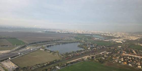 kolony v smere do bratislavy komplikovana situacia suvisi s uzatvorenim dialnice d1 z dovodu stavebnych prac