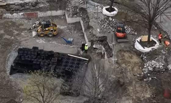 zive namestie sa meni krok za krokom prace prebiehaju na viacerych miestach naraz