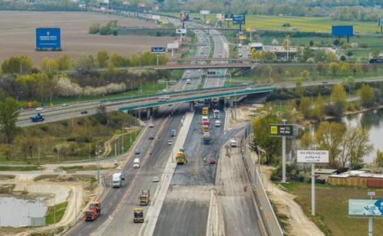 uzavera d1 pri bratislave pokracuje aj cez vikend motoristi si maju nechat casovu rezervu