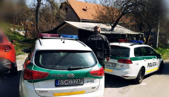 vybuch v banskej stiavnici zranil muza pricinu preveruju policajti aj experti