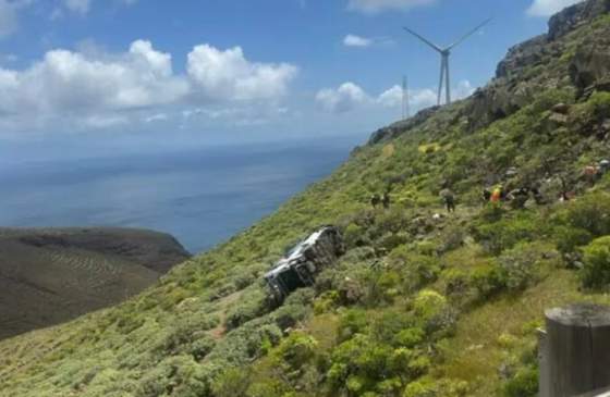 brit zahynul pri nehode autobusu na kanarskych ostrovoch zranili sa desiatky ludi