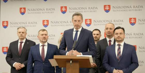 KDH kritizuje Ficovu vládu, ekonomika podľa hnutia upadá a prioritou sú zmeny volebných zákonov