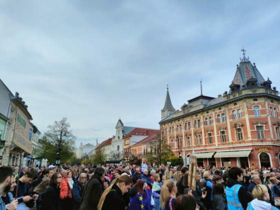 kosicania protestuju proti zmenam volebnej legislativy demokrati vyzvali na inspiraciu budapestou