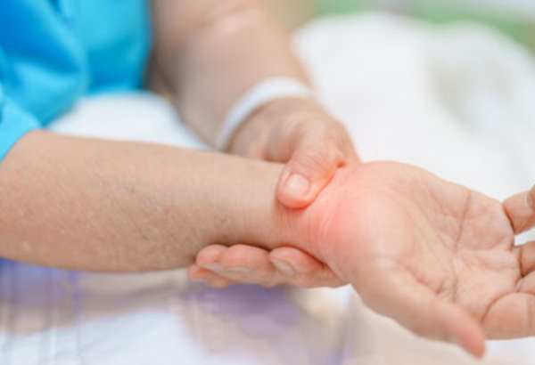 z plastovej flase liek vedci sokovali svet bakterie menia odpad na nadej pre ludi s parkinsonom