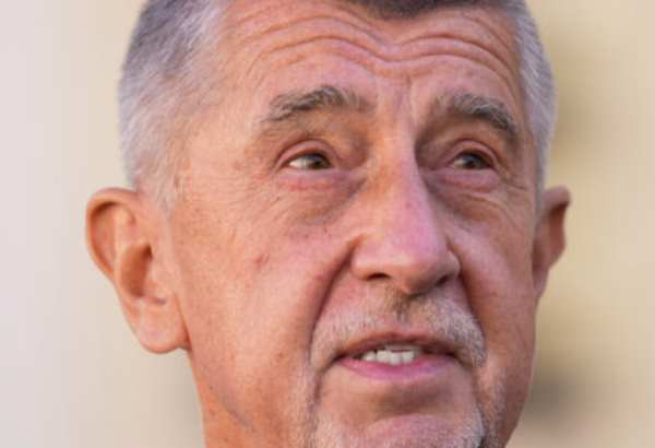 cesko chce zrusit koncesionarske poplatky opozicia varuje pred ohrozenim nezavislosti medii