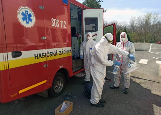 nakazenych z osady v zehre presunu do kontajneroveho mestecka budu pod dohladom hasicov